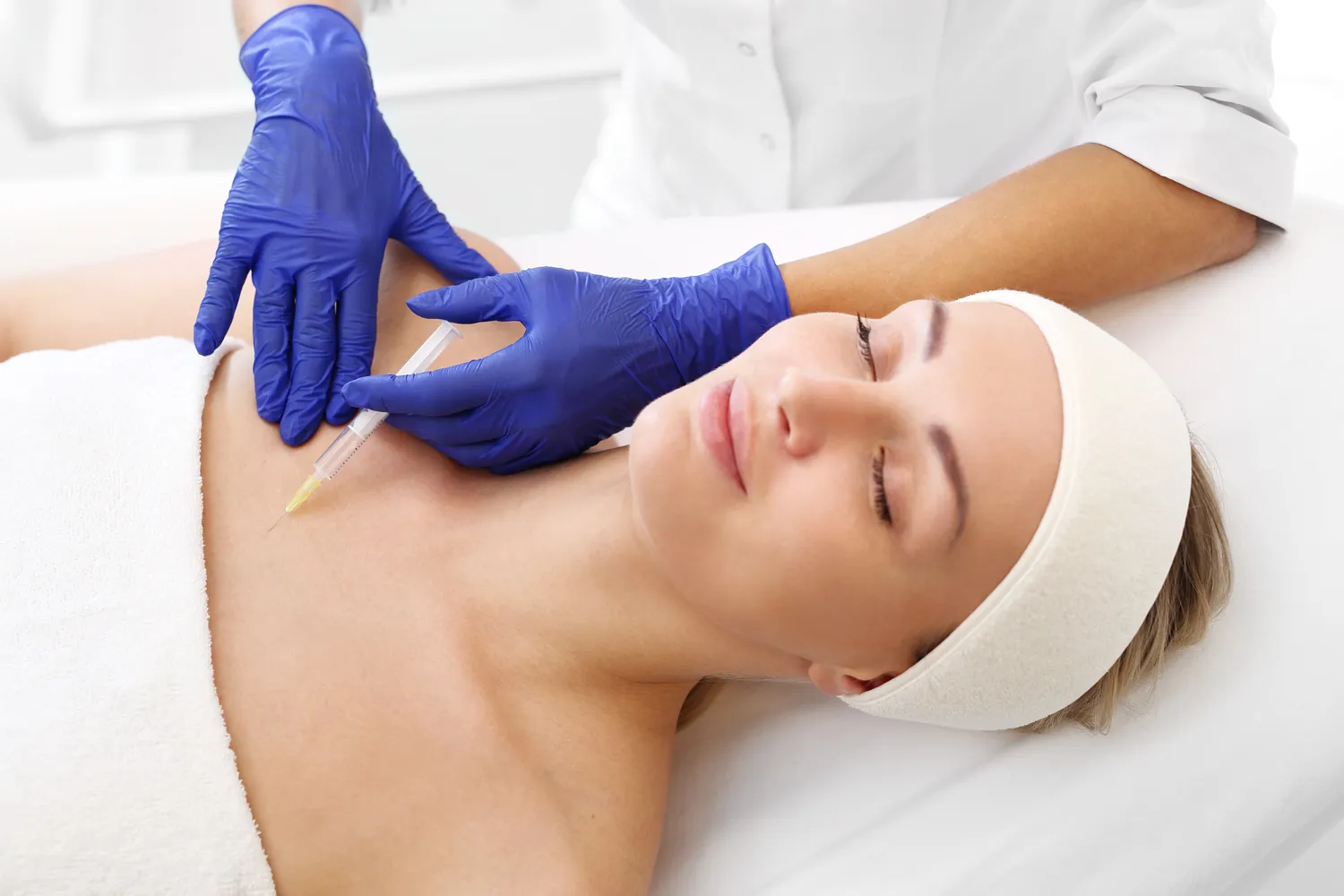 Czy kwas hialuronowy mozna laczyc z niacynamidem?