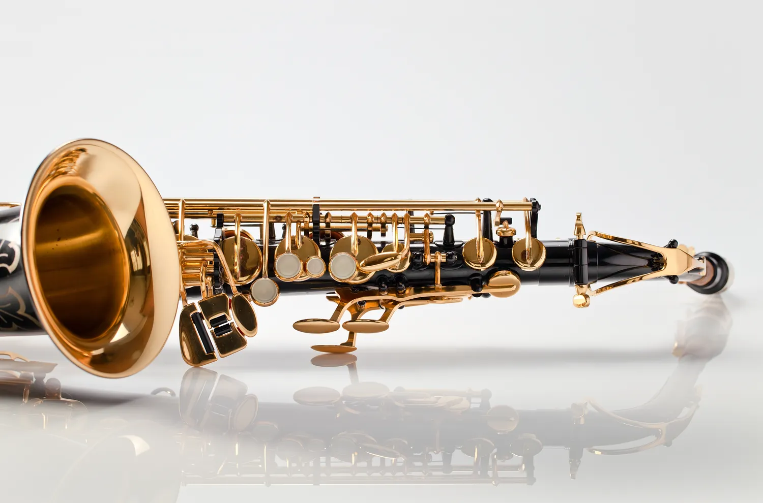 O ile transponuje saksofon?