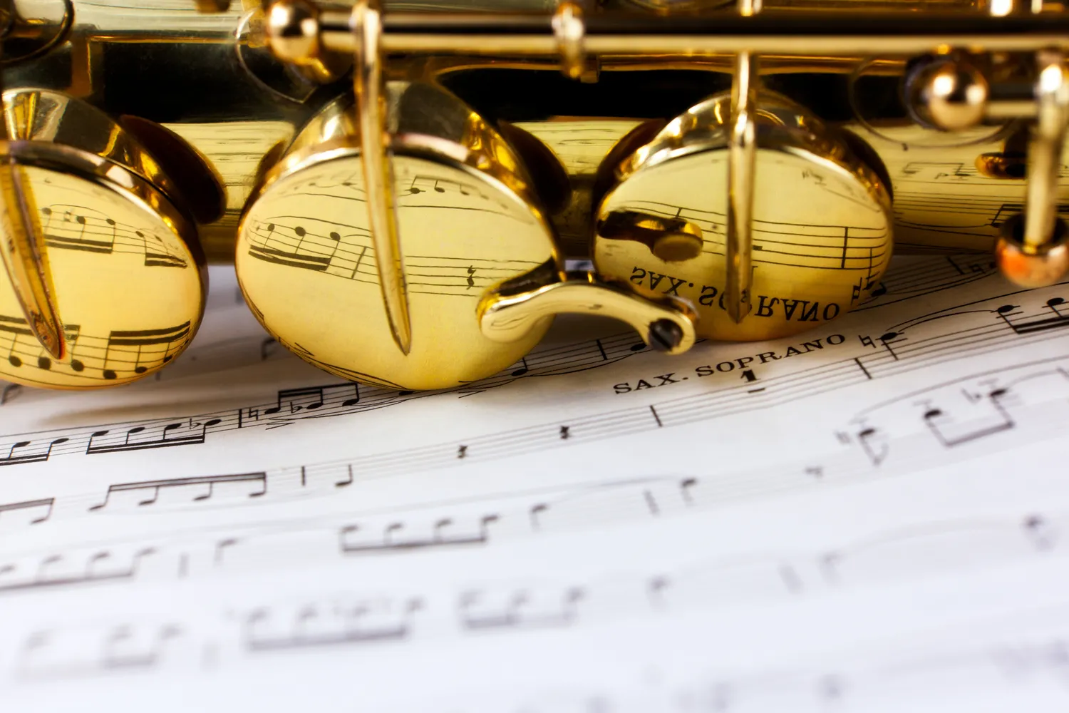 Instrument dęty jak klarnet saksofon trąbka?